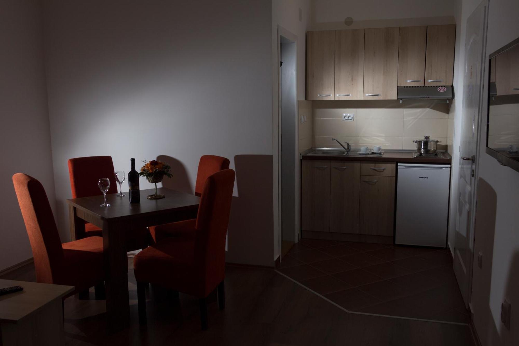 Kety Apartments Kragujevac Zimmer foto