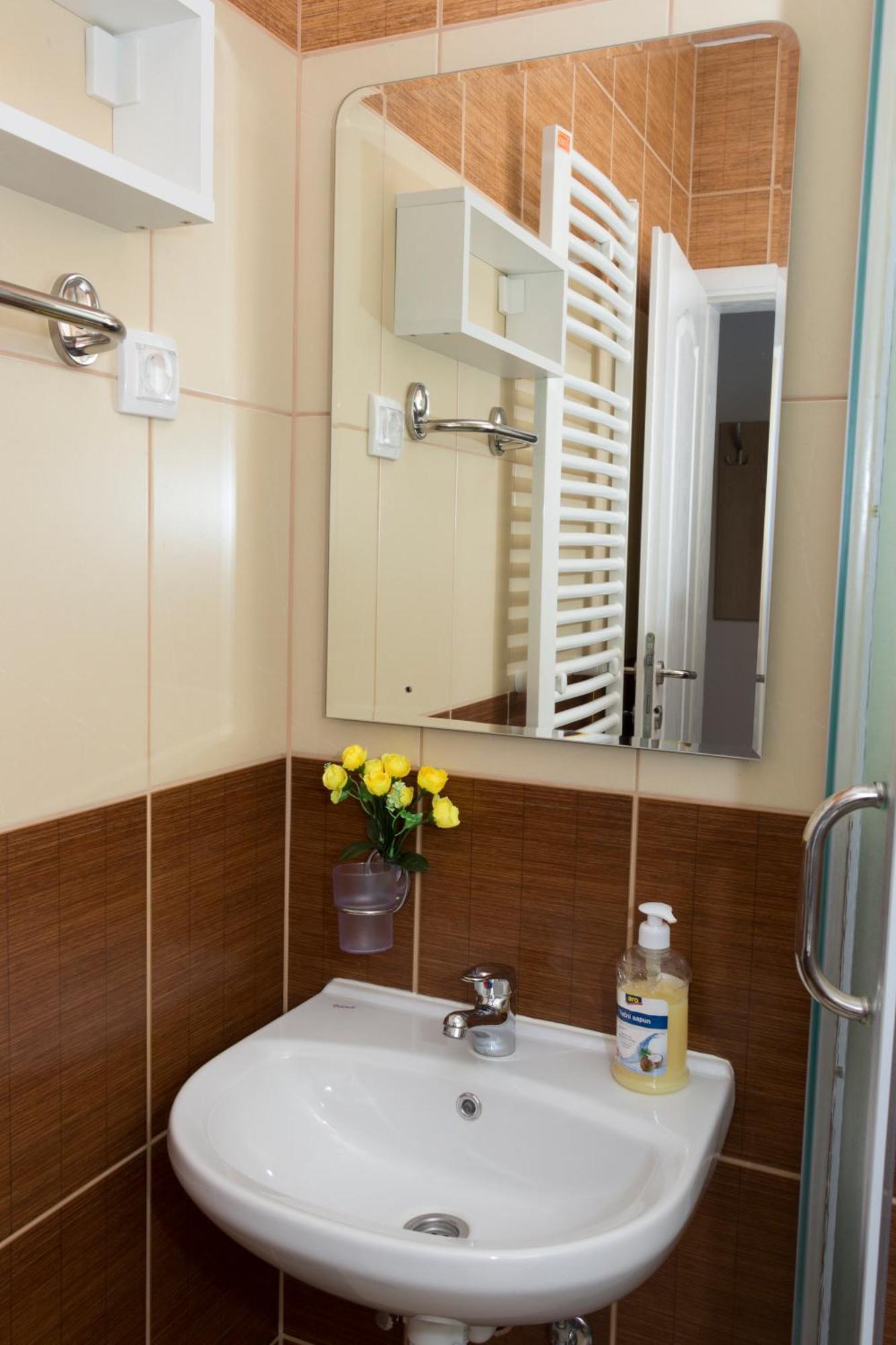 Kety Apartments Kragujevac Zimmer foto